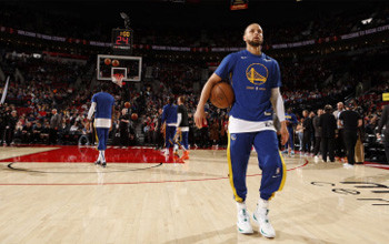 basketball-player-on-court